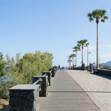 Live Alsaca Con Balcon Y Vista Al Mar Candelaria